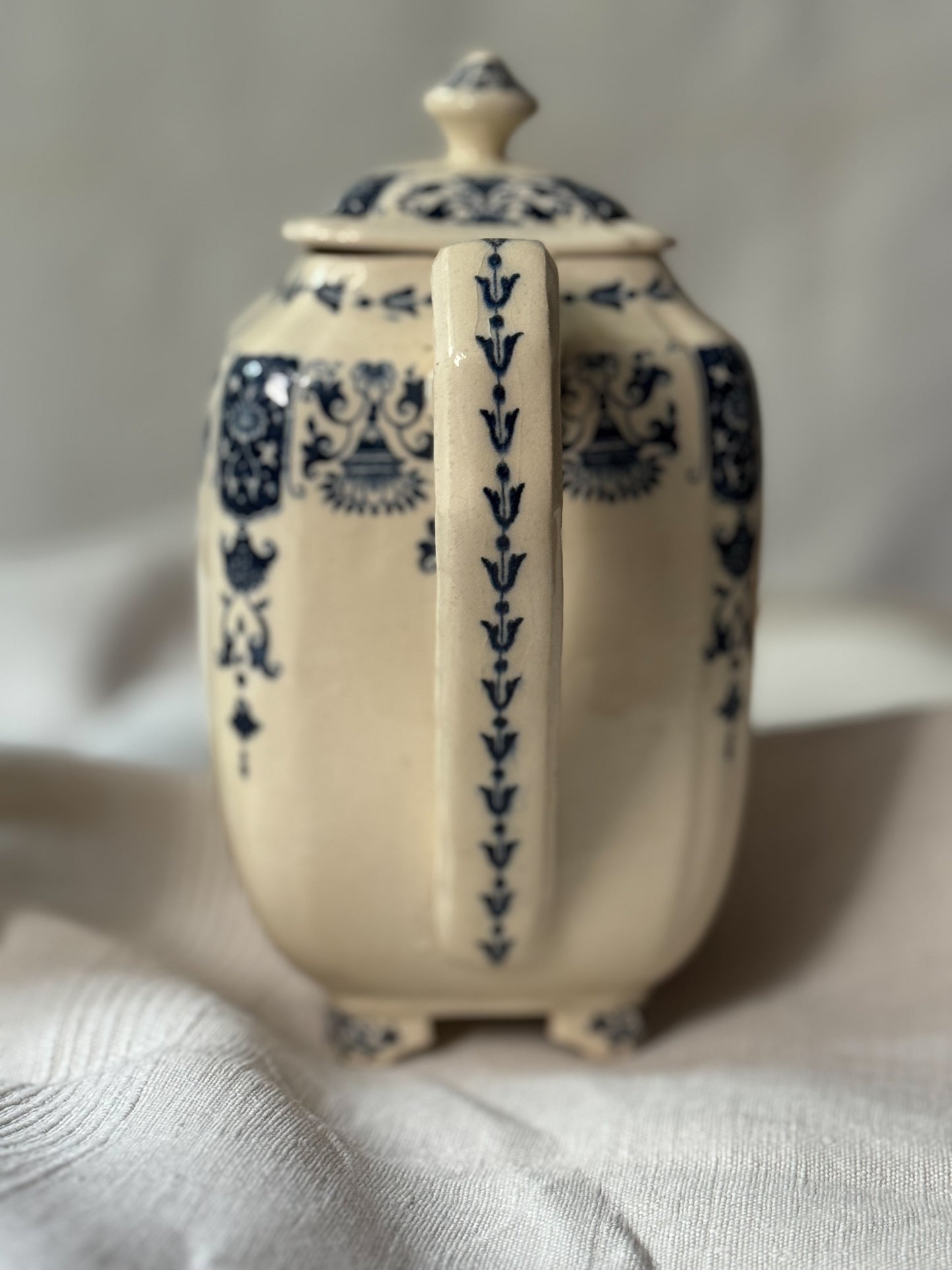 French coffee pot & Preserves pot set